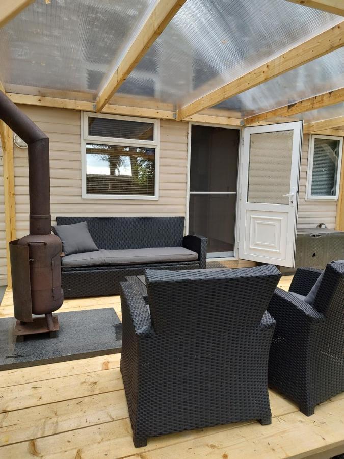 Chalet Met Veranda Aan Bosrand Vledder Exterior foto
