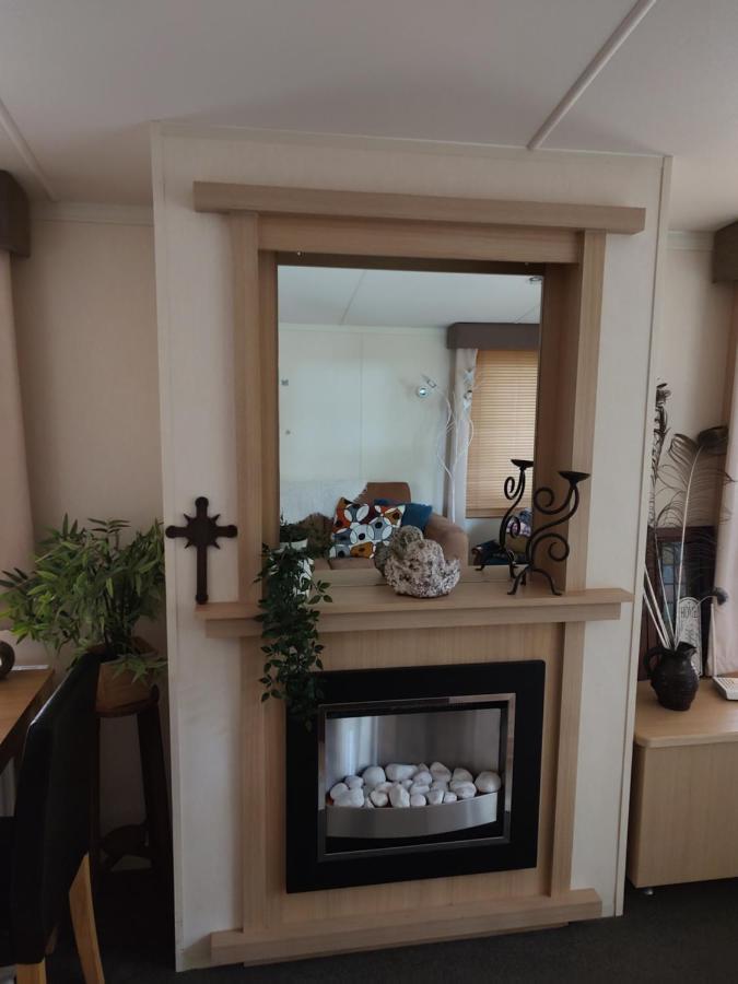 Chalet Met Veranda Aan Bosrand Vledder Exterior foto