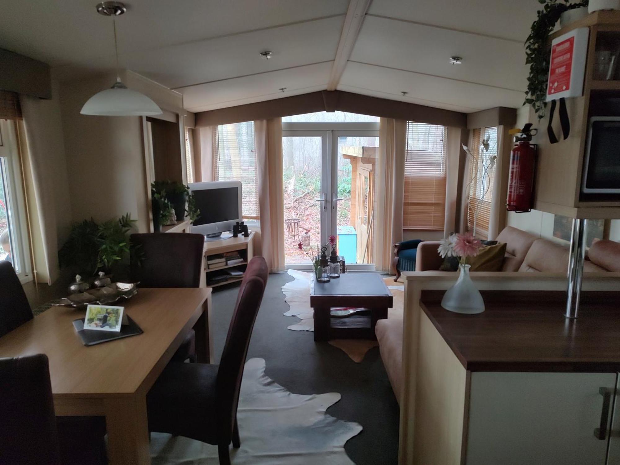 Chalet Met Veranda Aan Bosrand Vledder Exterior foto