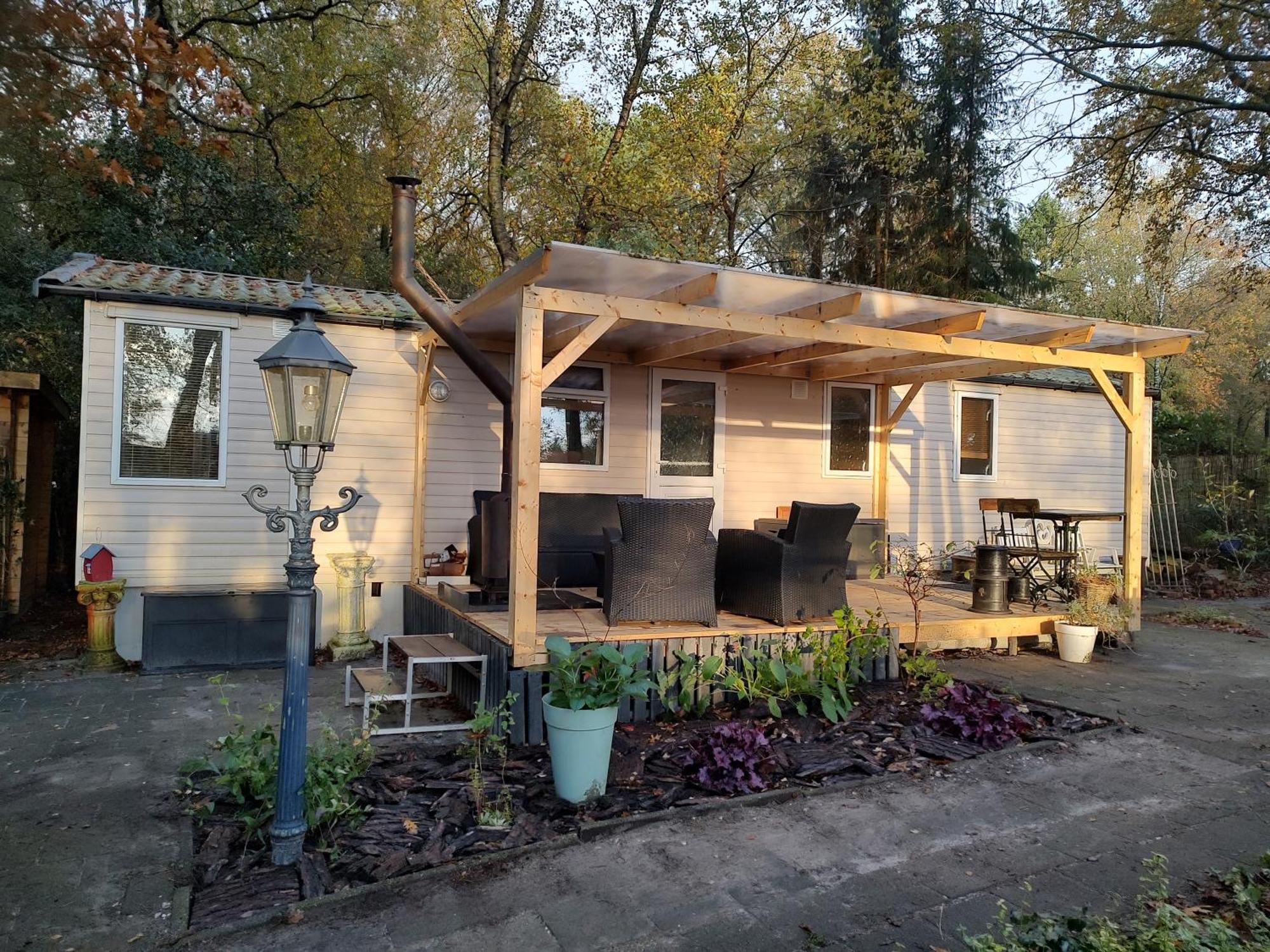Chalet Met Veranda Aan Bosrand Vledder Exterior foto
